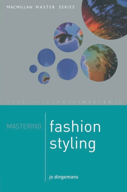 Book cover of: Mastering Fashion styling. By: Jo Dingemanns