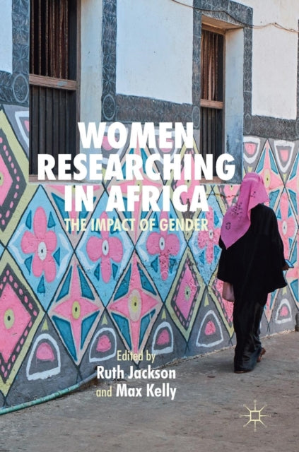Book cover of: Women Researching in Africa. By: Ruth Jackson